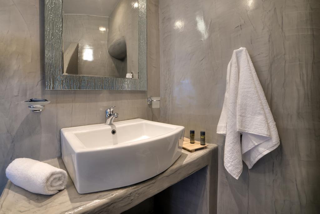 Remvi Suites Фіростефані Екстер'єр фото